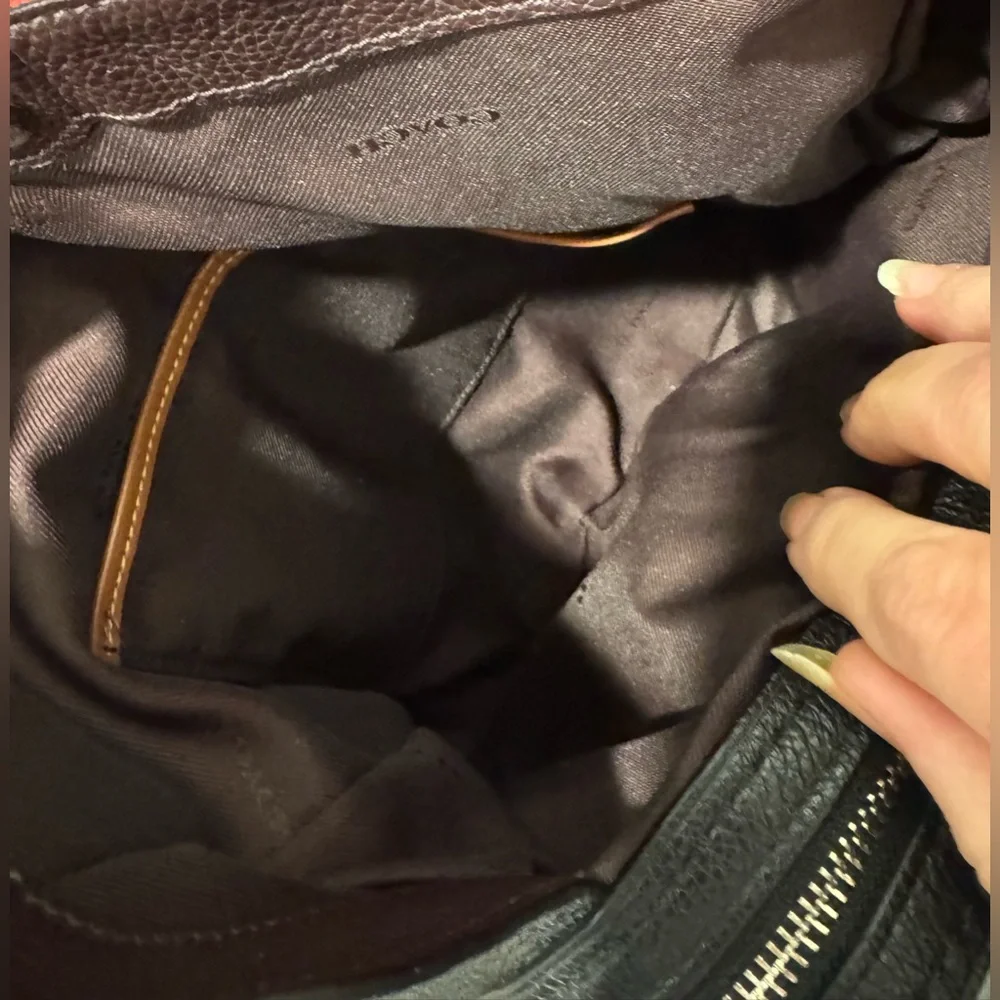 Coach Edie 31 Horse and Carriage Shoulder Bag! - Picture 9 of 12